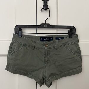 Hollister Olive Green Shorts Size 3 (26 Waist) Low Rise Classic Fit